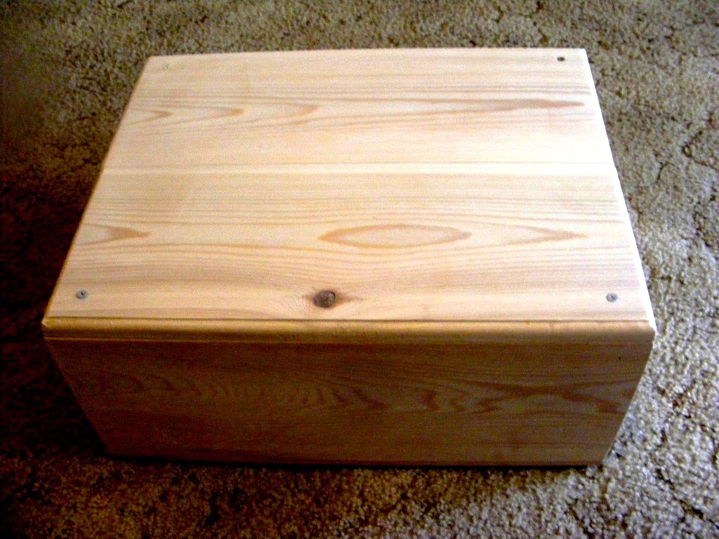 Pet Coffin Casket for Dogs/Cats 20 x 14 x 8 All Cedar + Decorative Edge Routed