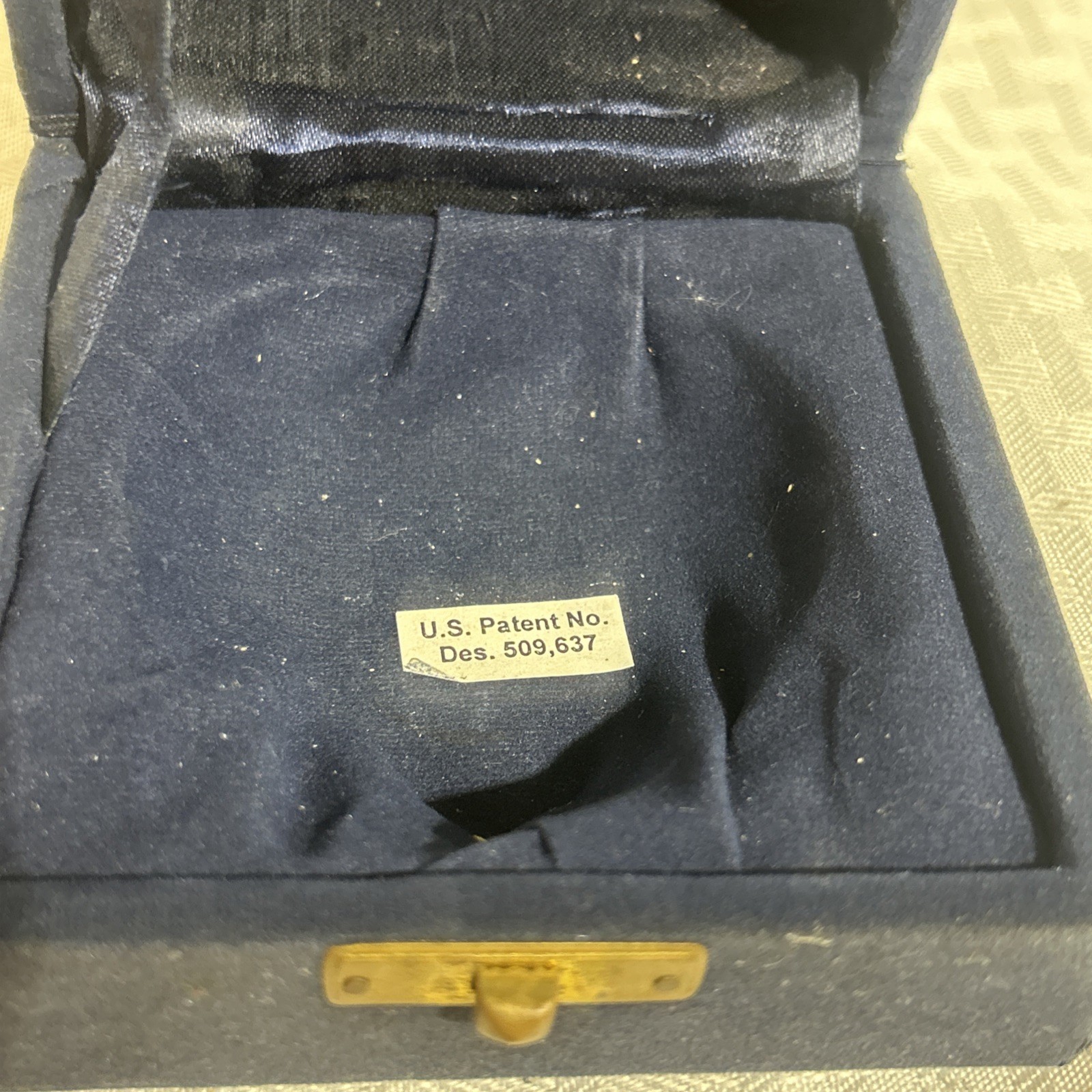 Heart Shaped Pet Urn & Keepsakes for Pet Ashes SILVER With WORN Case