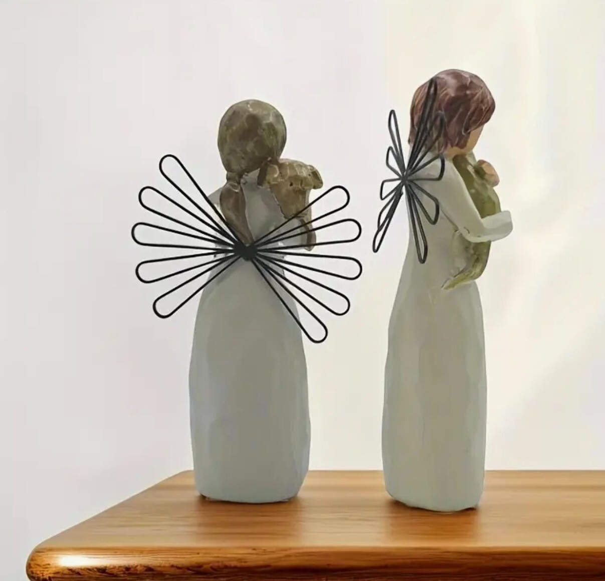 Wire Winged Pet Memorial Resin Figures with Dogs or Cats, Hand Painted Statue