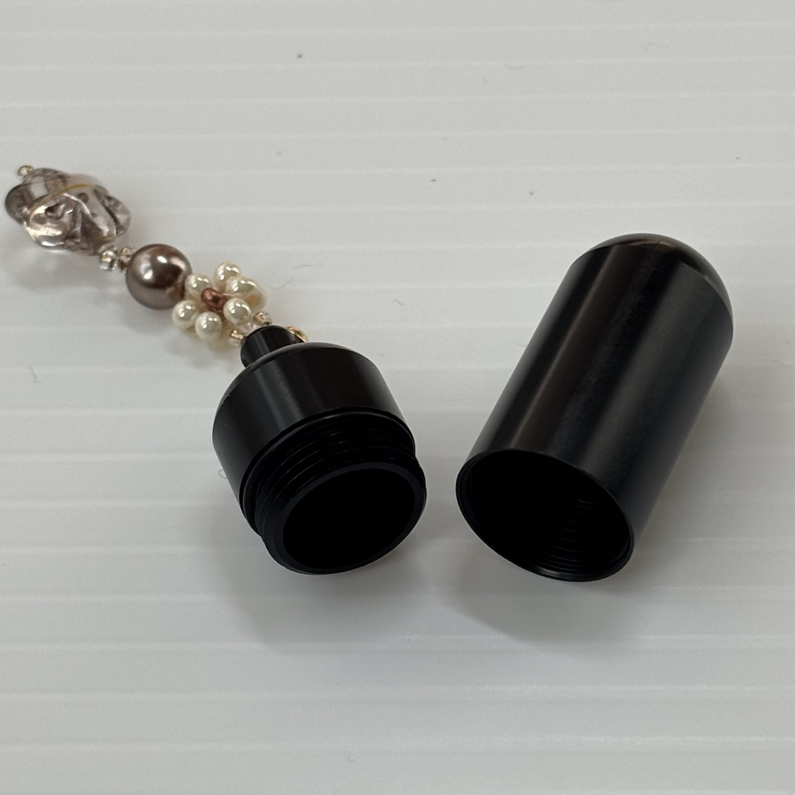Cremation Ashes Keychain – Cremation Keepsake(white flower and clear orb)
