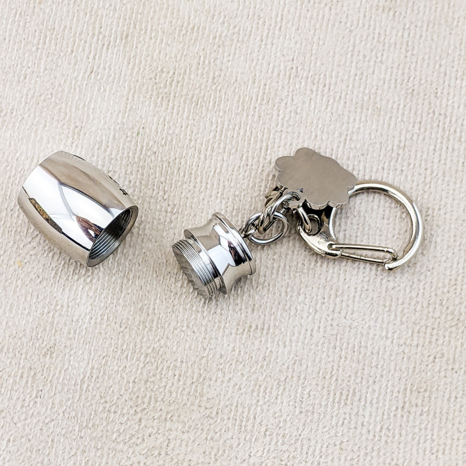 urn26B Pet ashes urn & Pet Paw charm Miniature Metal Cremation keychain mourning