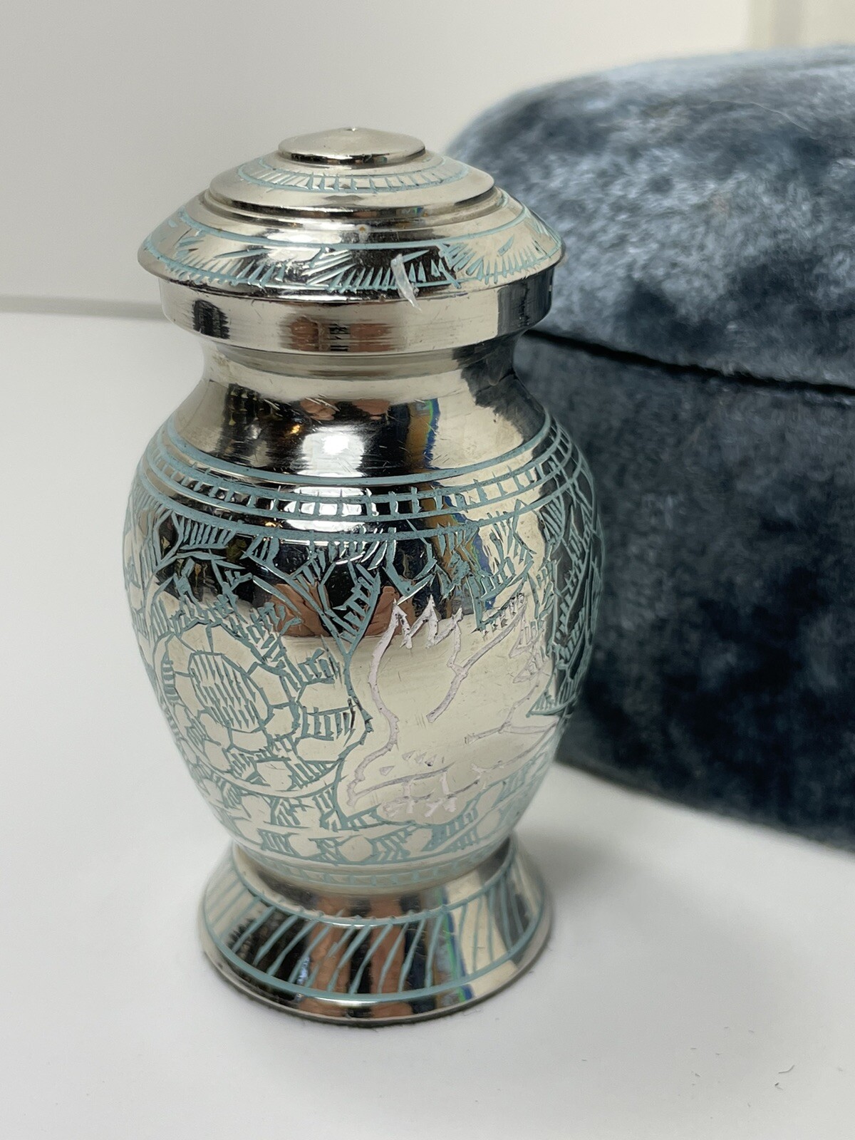 Elegante Brass 3 inch tall urn Engraved Eagle w/ Heart Shape Box