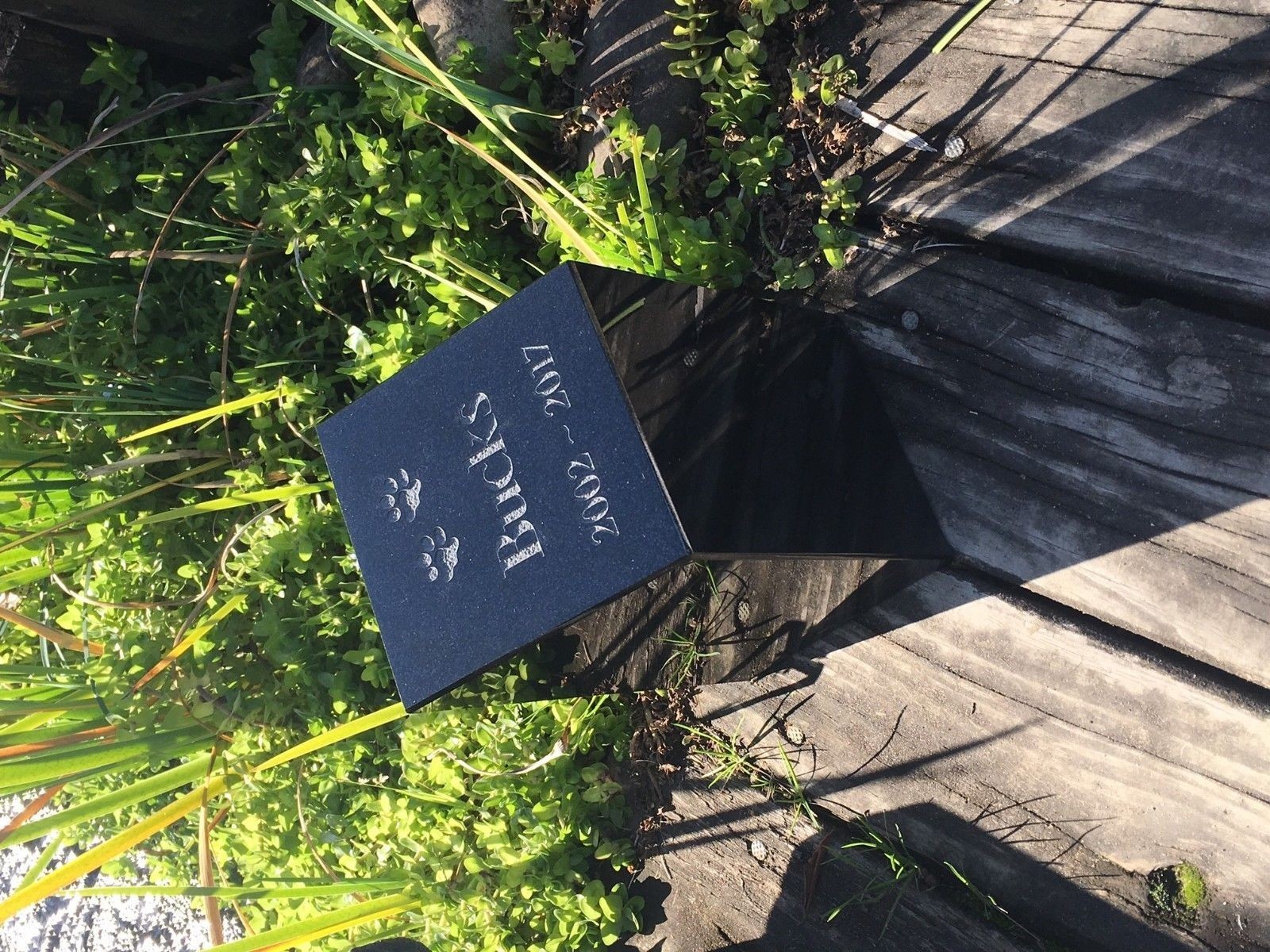 Outdoor Pet Urn – Polished Black Granite – Personalised