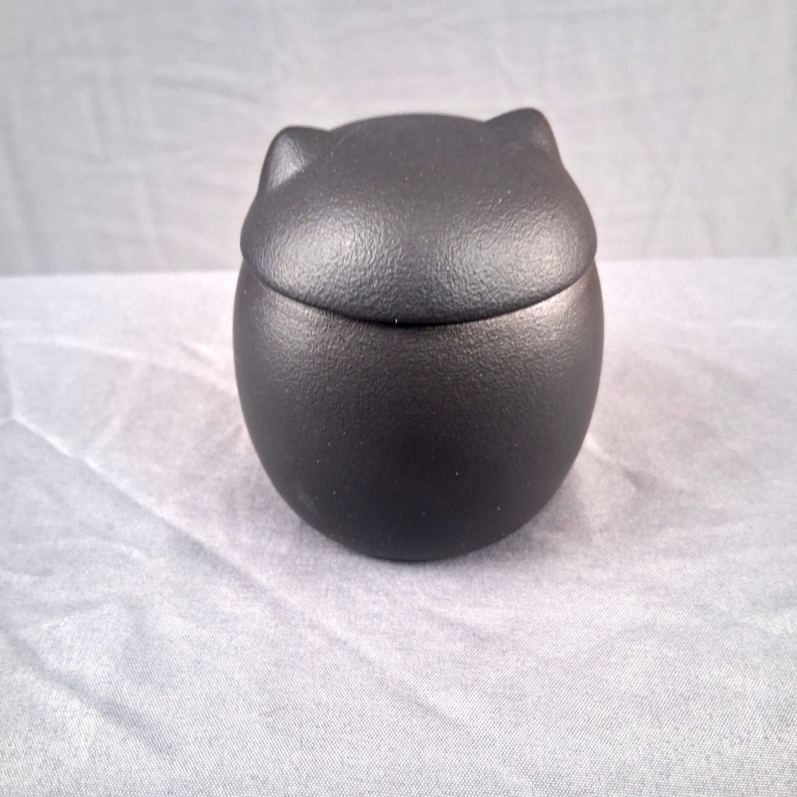 Cat Urn, Smiley-Cat Black Ceramic Pet Urn Commemorative Memorial Brand New!