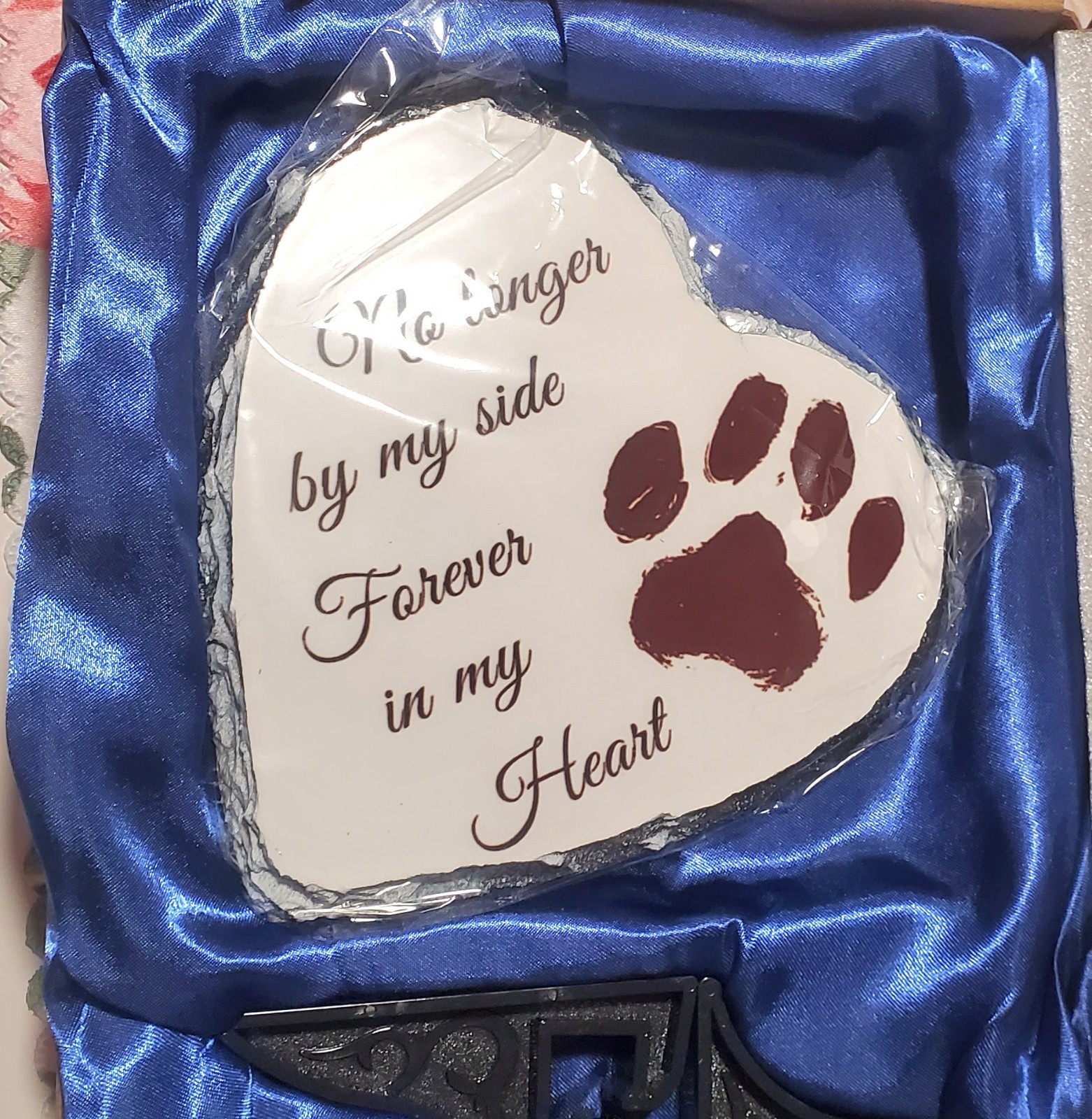 PET MEMORIAL STONE DOG CAT NO LONGER BY MY SIDE FOREVER IN MY HEART