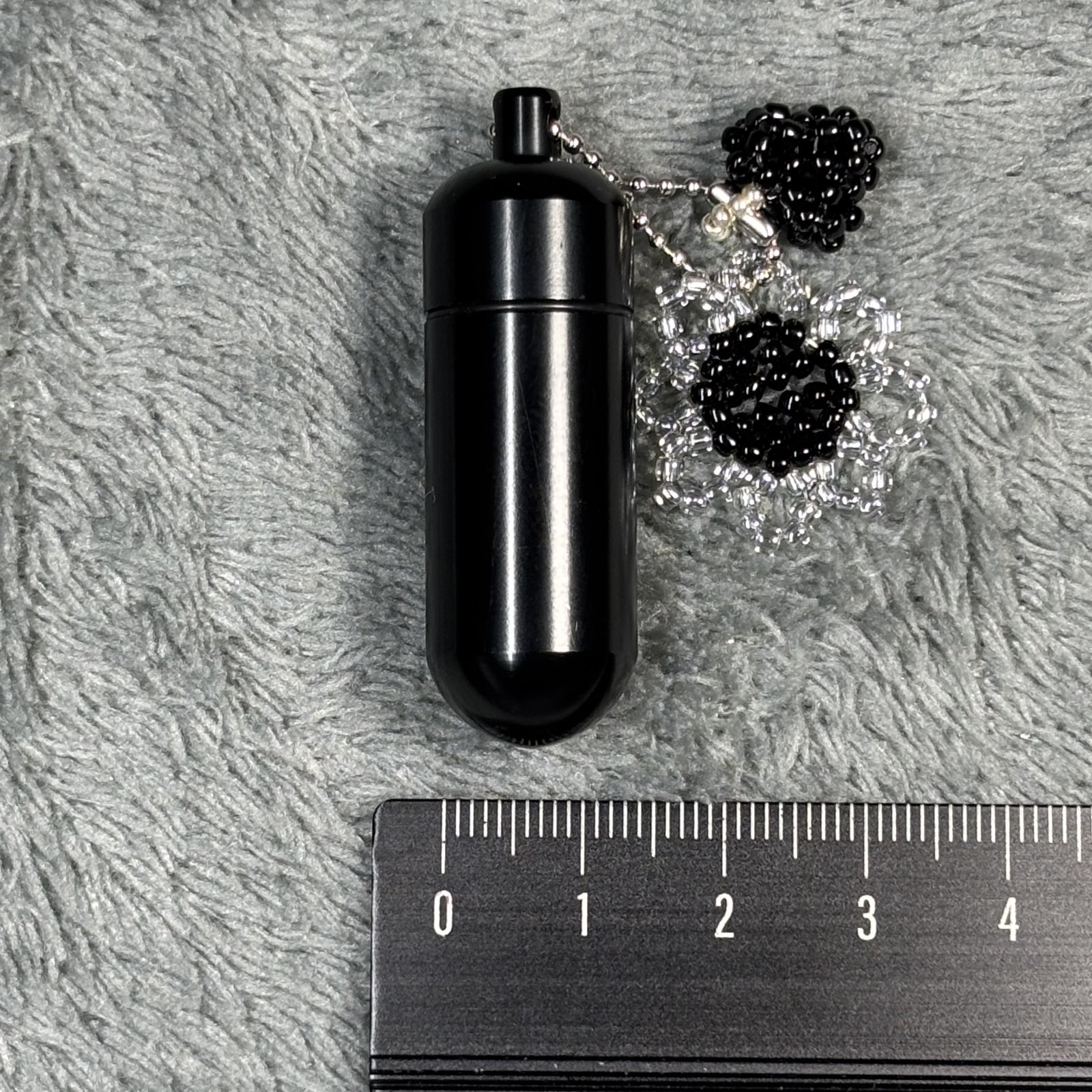 Cremation Ashes Keychain – Cremation Keepsake(black flower and black heart)