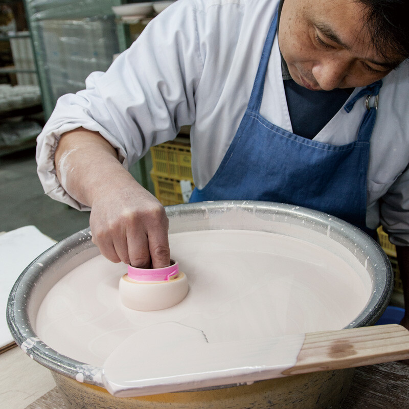 FUKAGAWA-SEIJI Omoi Goshi Young Leaf Small Keepsake Urn for Human Ashes
