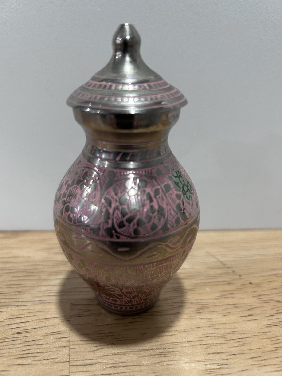 Small Ceramic With Gold Accents Urn for small dog or cat (mvbl)