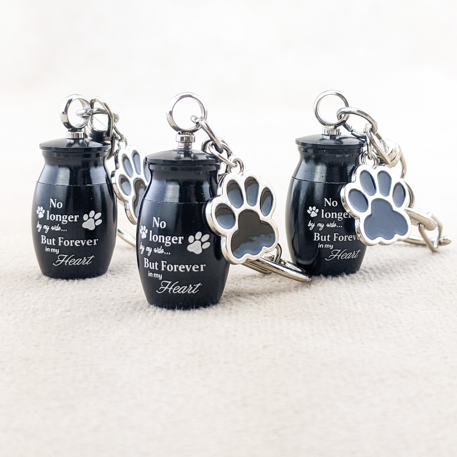 u16d Miniature blk ashes urn & Pet Paw charm Metal Cremation keychain mourning