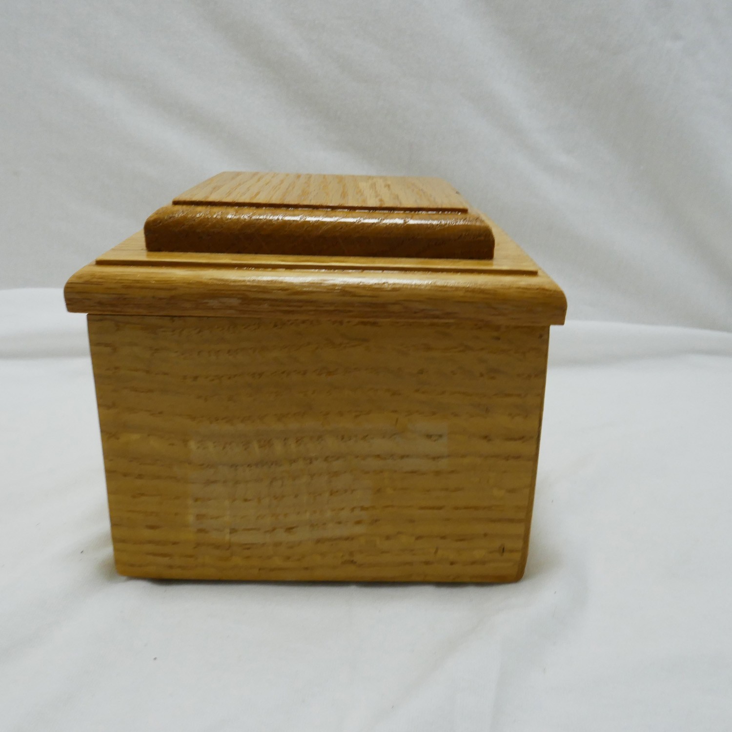 Pet Memorial Cremation Urn- Small Dog Or Cat – Solid Oak with golden Oak Finish