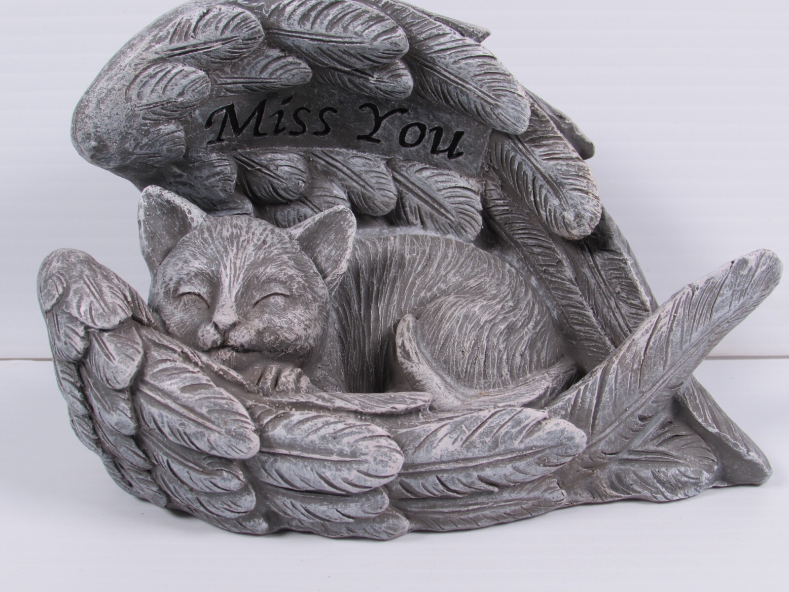 Pet Cat Memorial Sleeping Kitten Statue Angel Wings Grave Marker Keepsake
