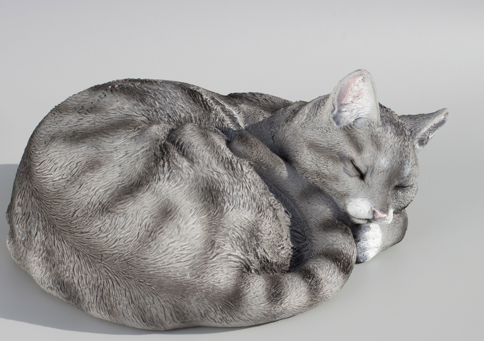 Sleeping Cat Figurine Memorial Statue Beloved Pet Loss Grave Ornament Grey Tabby