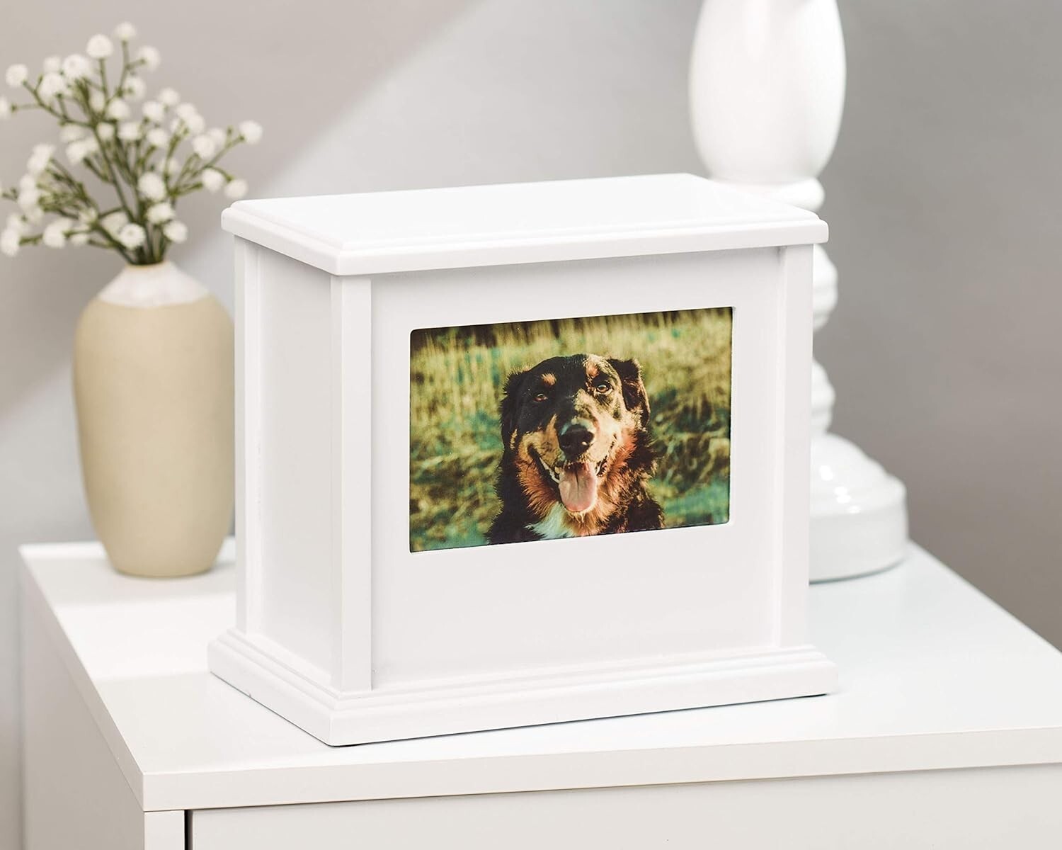 Personalized Pet Memory Box – Elegant Wooden Urn for Dogs & Cats (White)