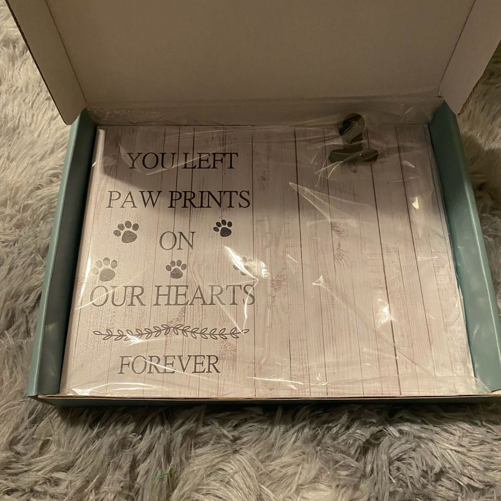 Kingnow Pet Memorial Photo Frame – You Left Paw Prints On Our Hearts Forever