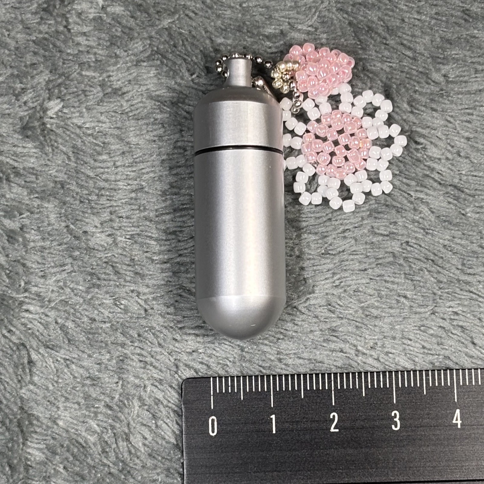 Cremation Ashes Keychain – Cremation Keepsake(white flowers and pink heart)