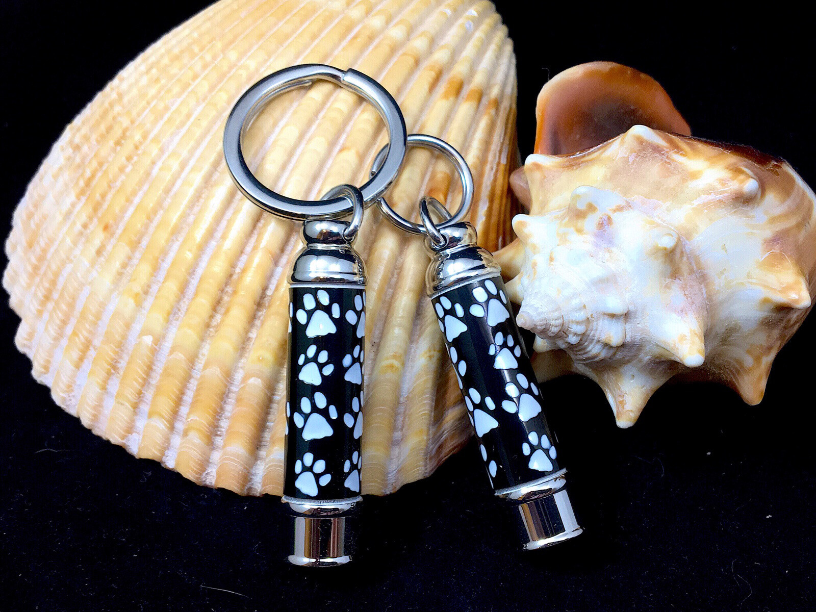 Men’s Pet Cremation Pendant Urn Keychain 1″ Key Ring for Ashes Dog Cat Paw Print