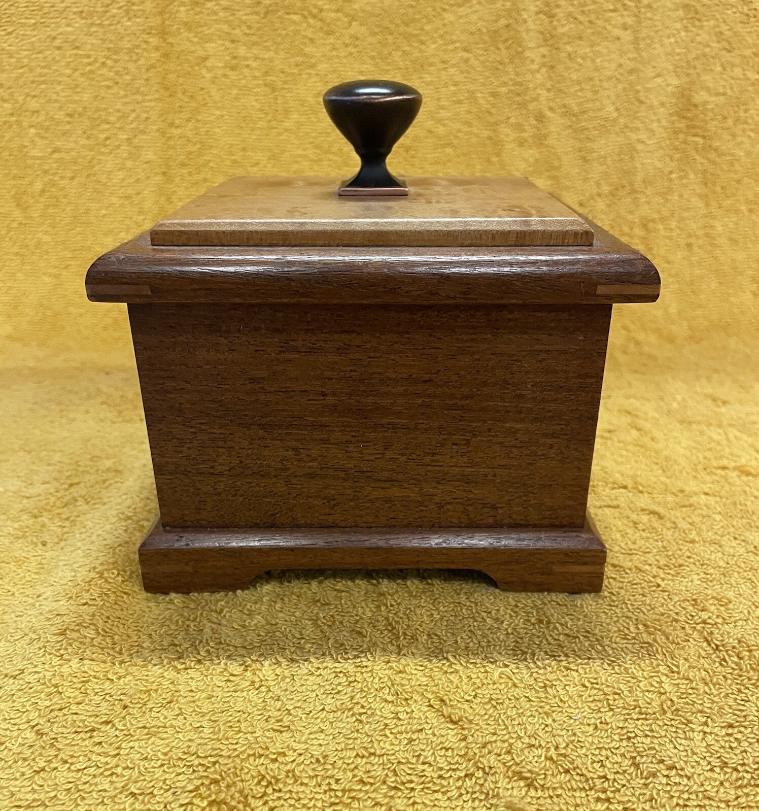 All wood box pet urn cedar size 6”x6”x6”