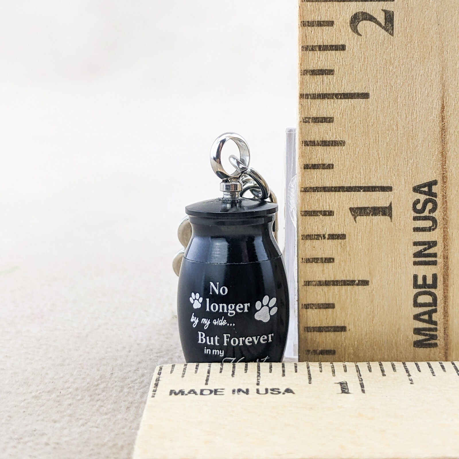 u16d Miniature blk ashes urn & Pet Paw charm Metal Cremation keychain mourning