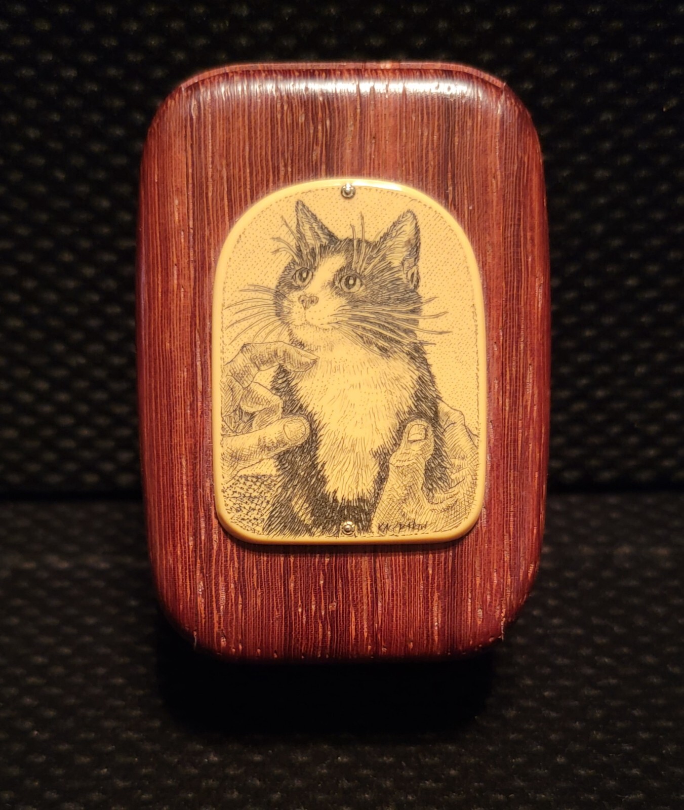 Vintage Scrimshaw – Small Wooden Cat Image Keepsake Box – Hand Inked Resin