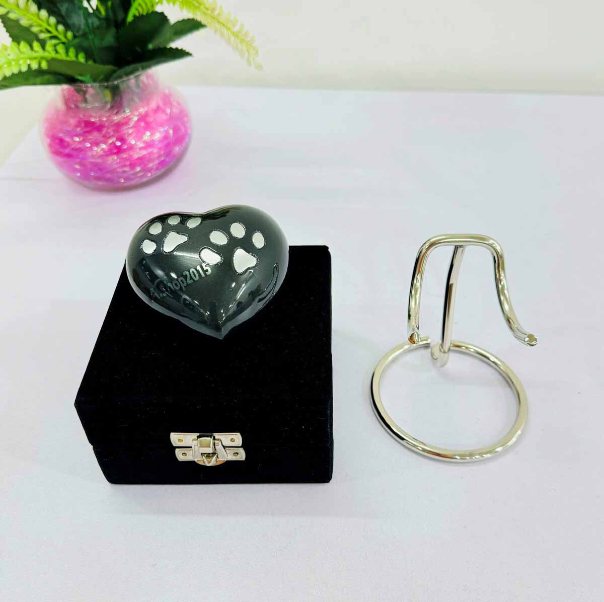 Small heart cremation urn for human ashes – premium box and heart urn standard –