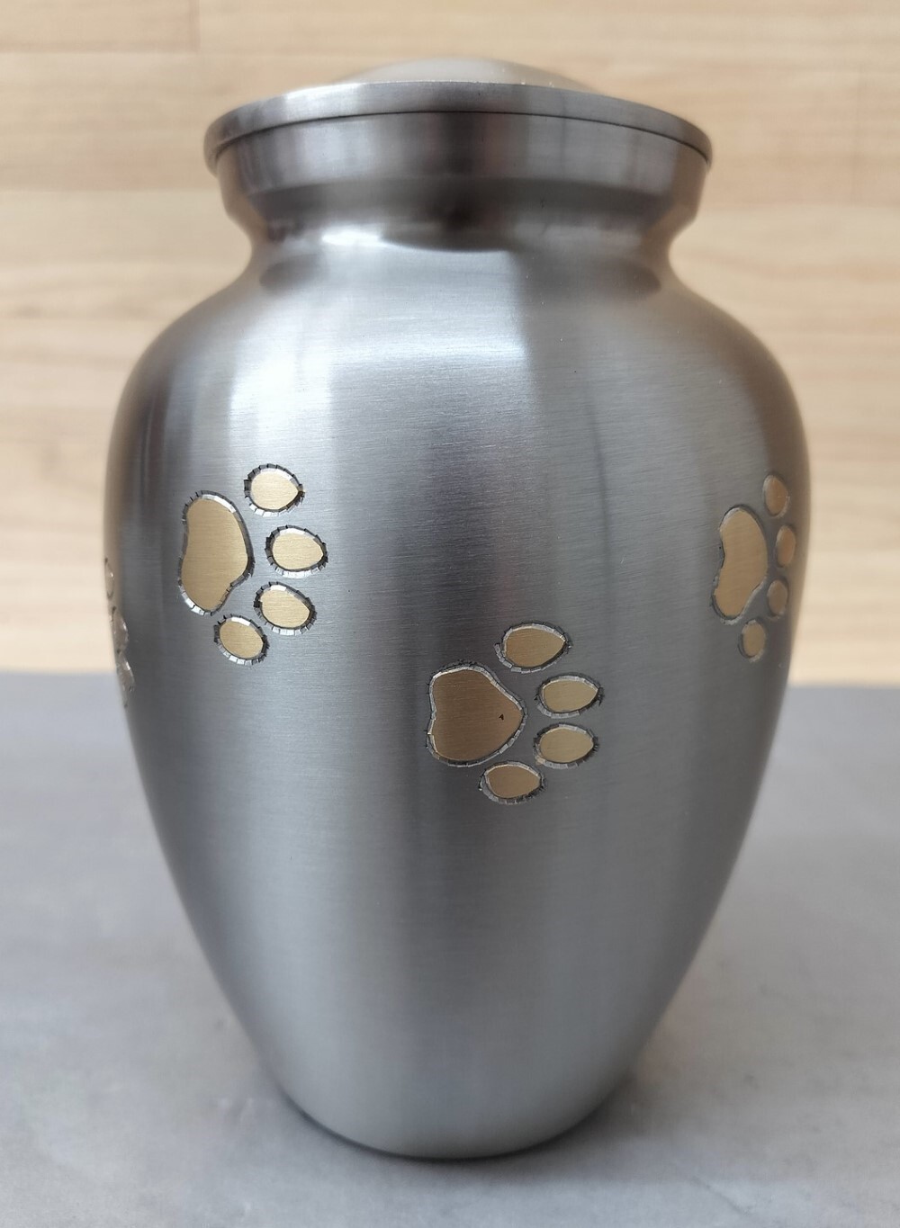 Forever Horizons Large 8″ Brass Pet Cremation Urn With Velvet Bags B09LRG9Y2L
