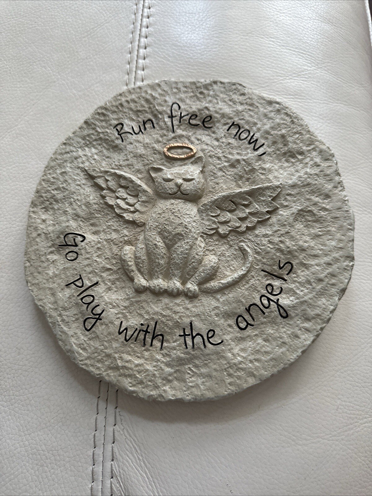 Pet Memorial Garden Stone Dog Grave Marker Plaque w/ Inscription ‘Run Free’