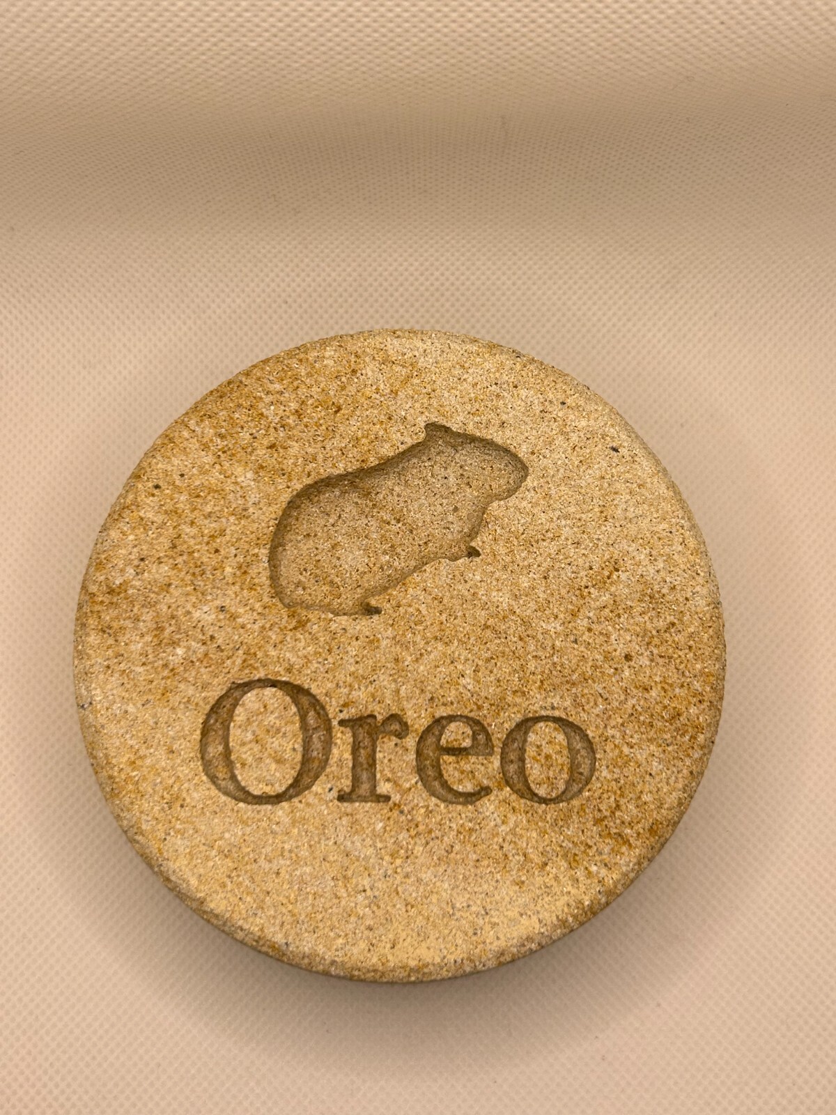 Memorial Guinea Pig Keepsake – Sandstone – Personalised