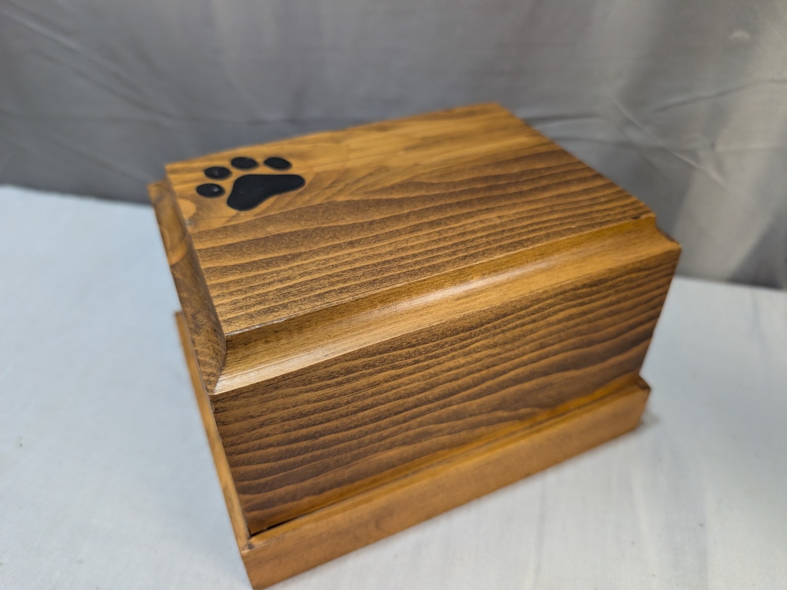 New Fine Sheffield Urns Wood Dog Pet Cremation Urn Box Made in USA 7×5.5×4.5″