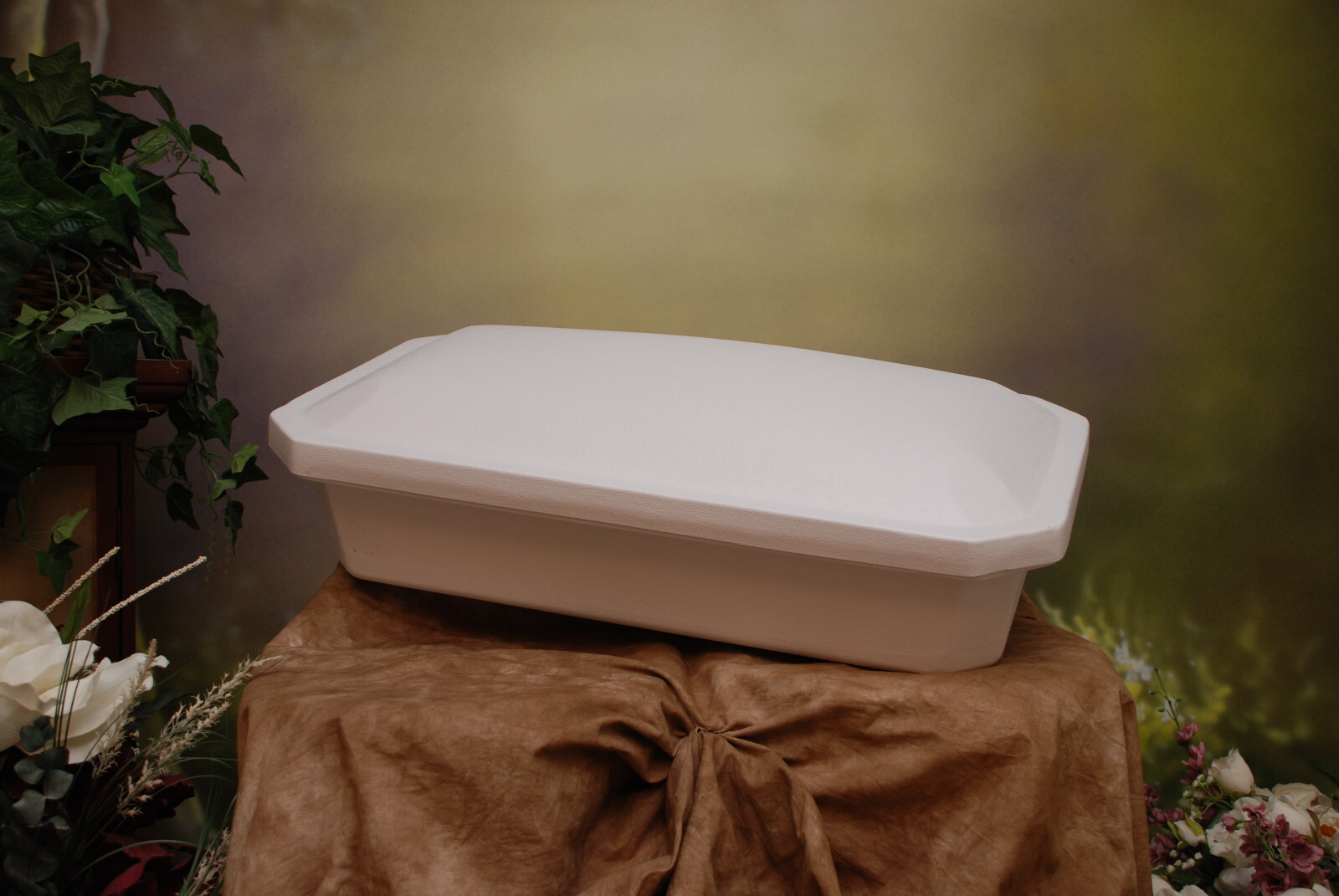 Newnak’s Small 18″ Economy Pet Casket White