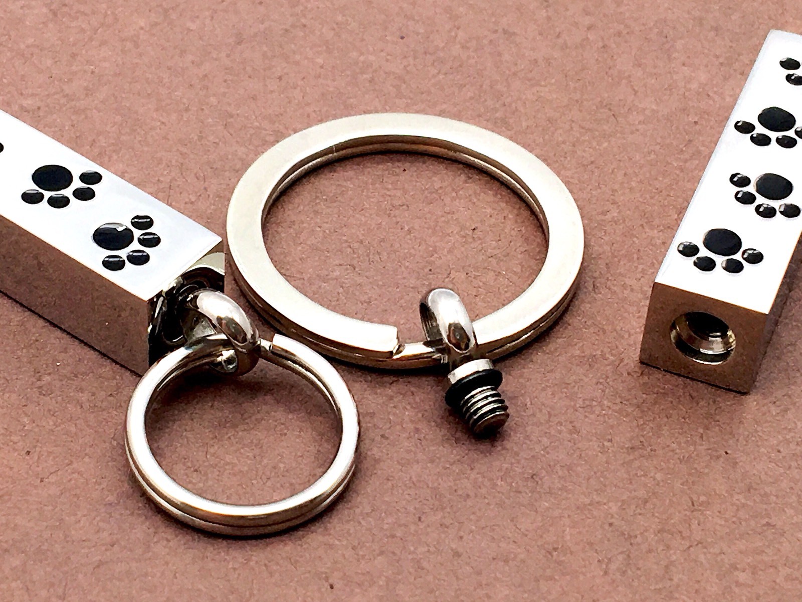 Pet Cremation Pendant Urn Keychain 1″ Key Ring for Ashes Dog Cat Paw Prints