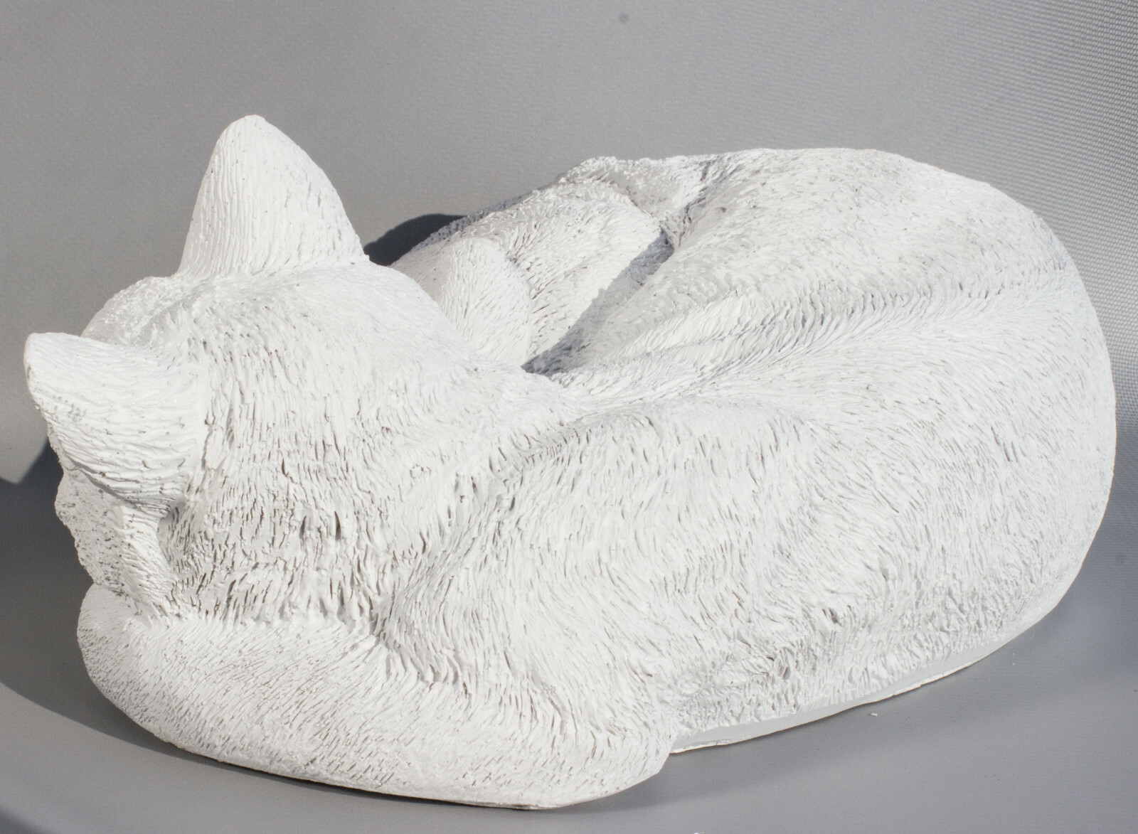 White Cat Statue Memorial Sleeping Pet Figurine Garden Sculpture Large Outdoor