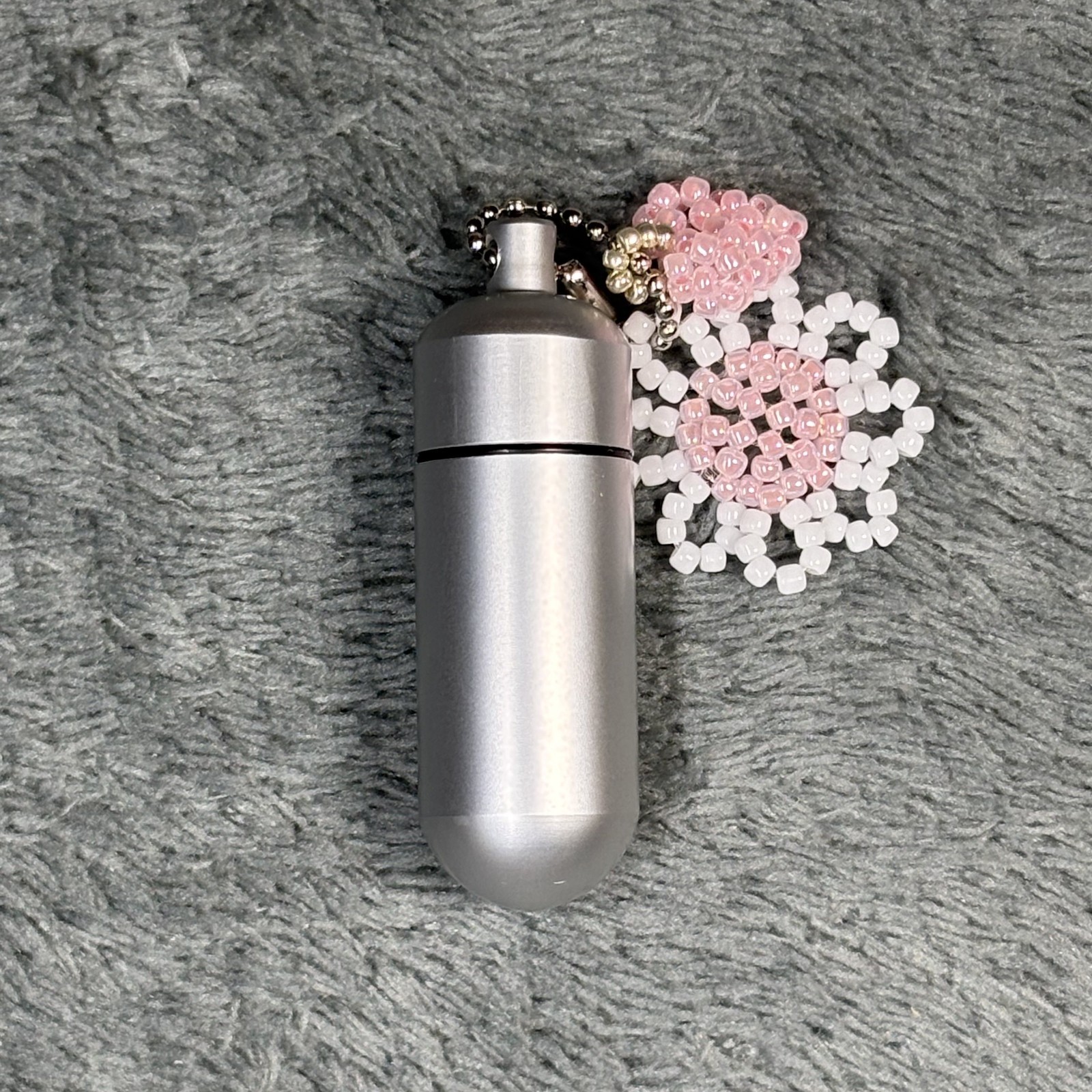 Cremation Ashes Keychain – Cremation Keepsake(white flowers and pink heart)