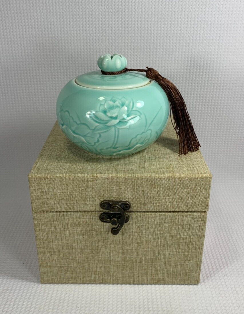 Vencede Handicrafted Ceramics Mini Pet Urn