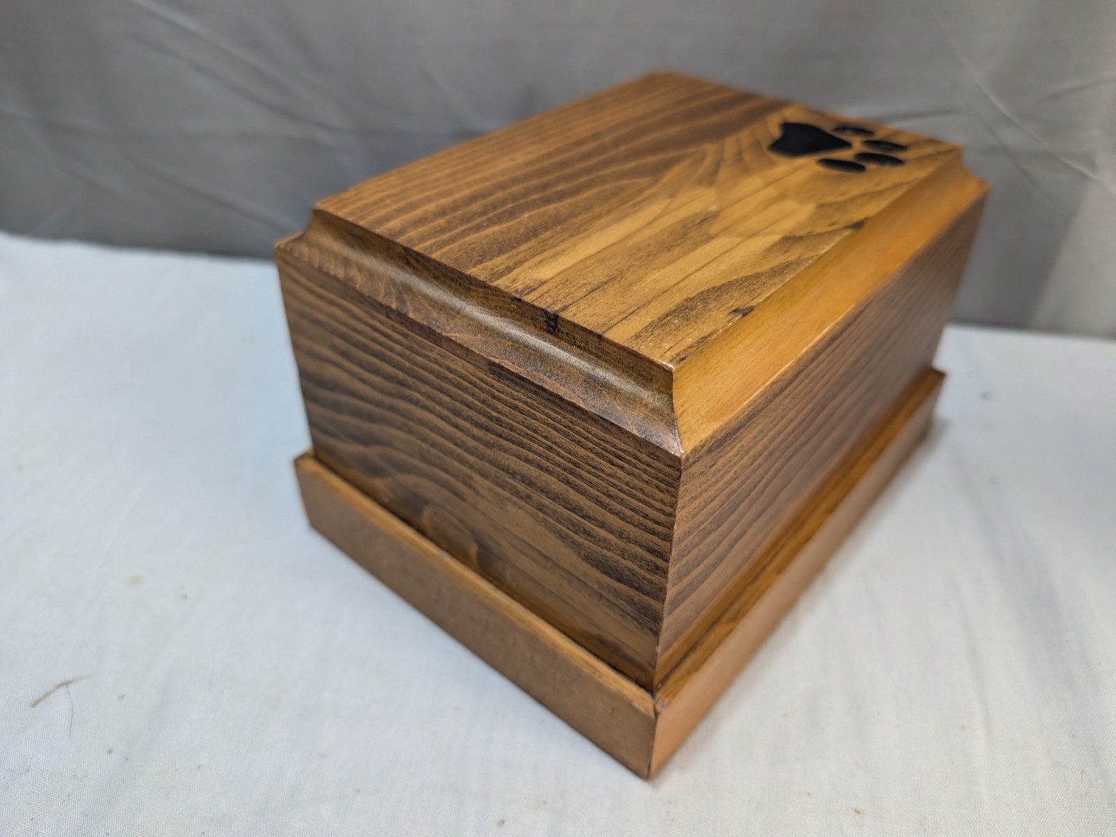 New Fine Sheffield Urns Wood Dog Pet Cremation Urn Box Made in USA 7×5.5×4.5″
