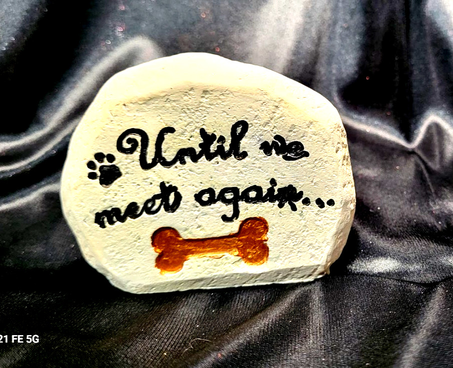 Small Stone Pet Memorial Marker-2.5×3.25″