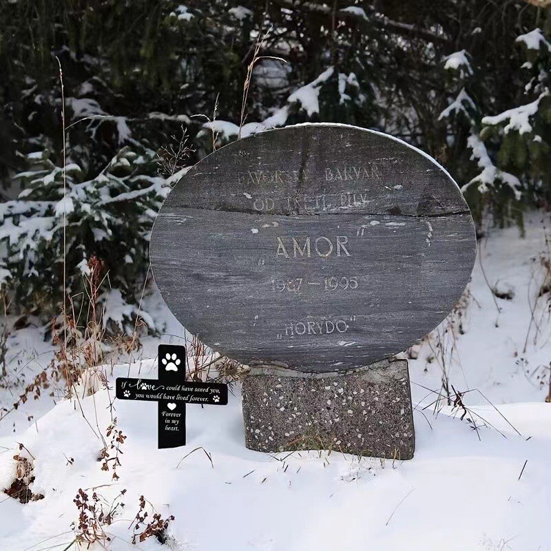 Personalized Pet Memorial Stone – Custom Engraved Granite Grave Marker for pet