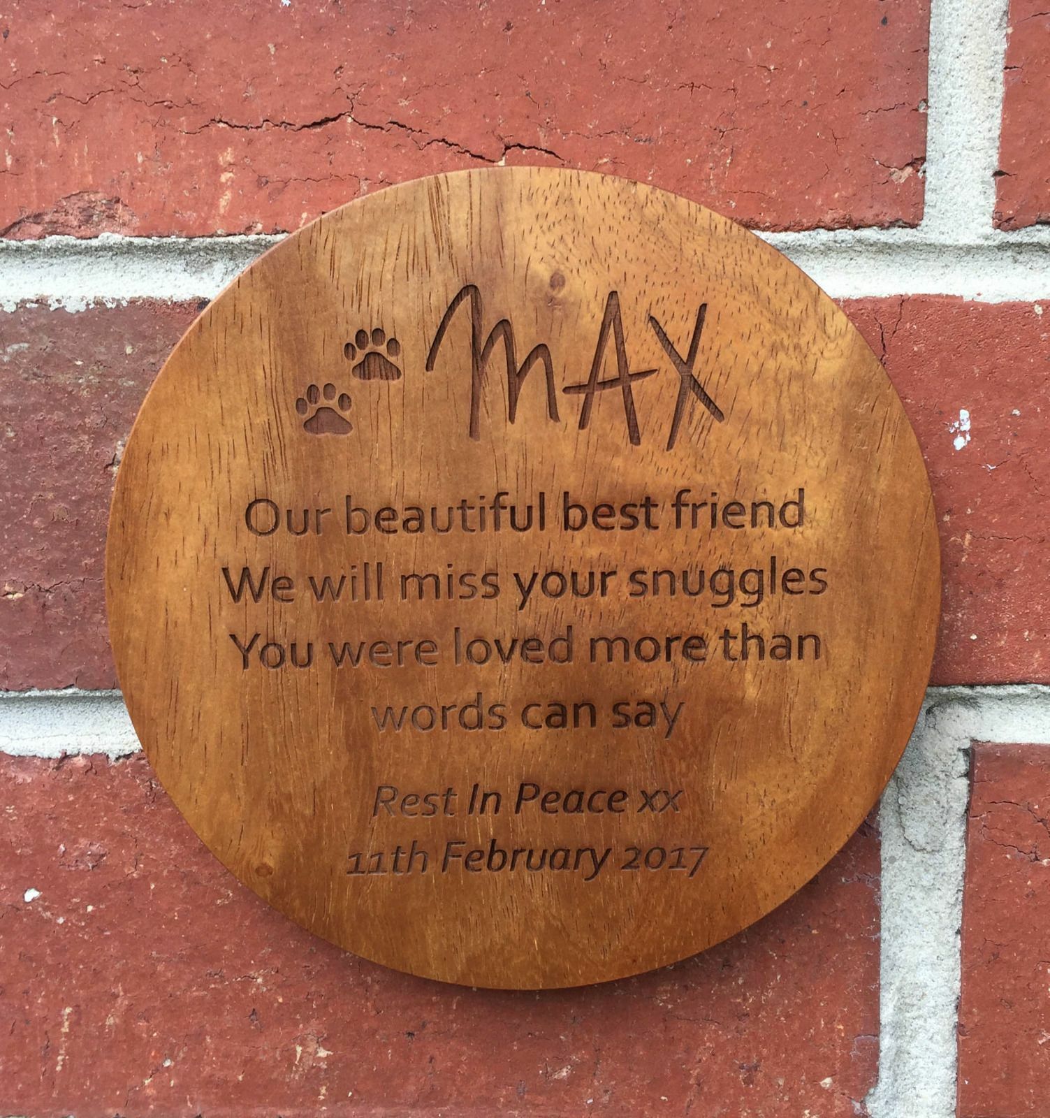 Round Shape Pet Memorial Plaque personalised wood for outdoor use