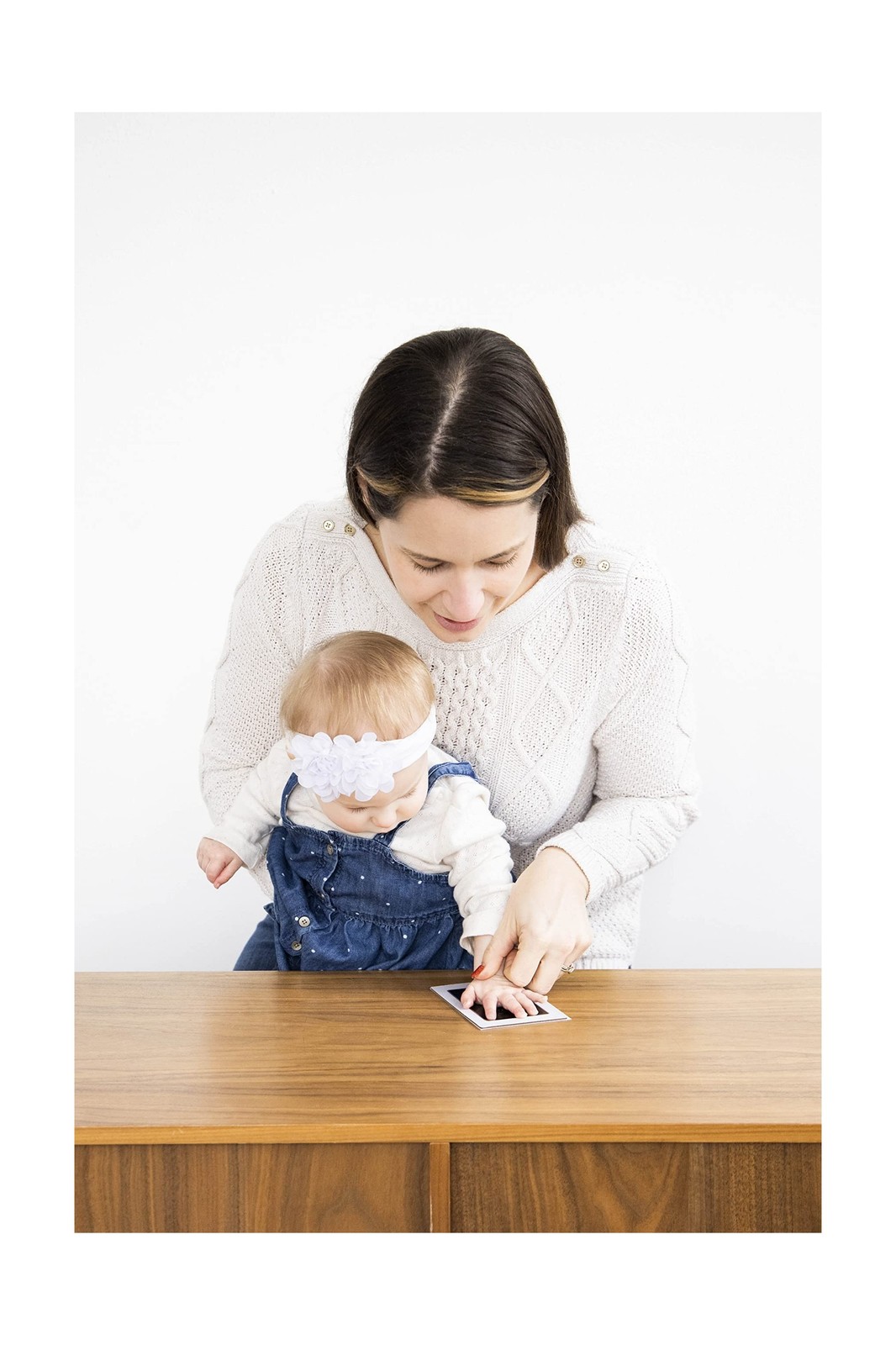Pearhead Baby Hand and Footprint Kit – Inkless No Mess Clean-To… USA FAST SHIP