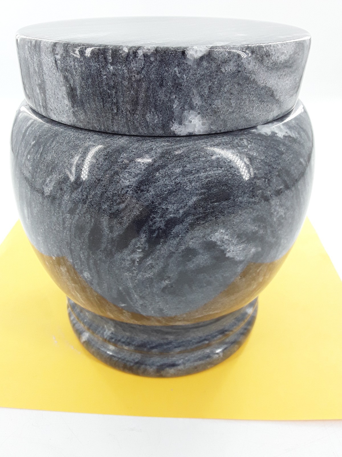 CMYS-1618, Black Marble Urn Small-16×18 cm