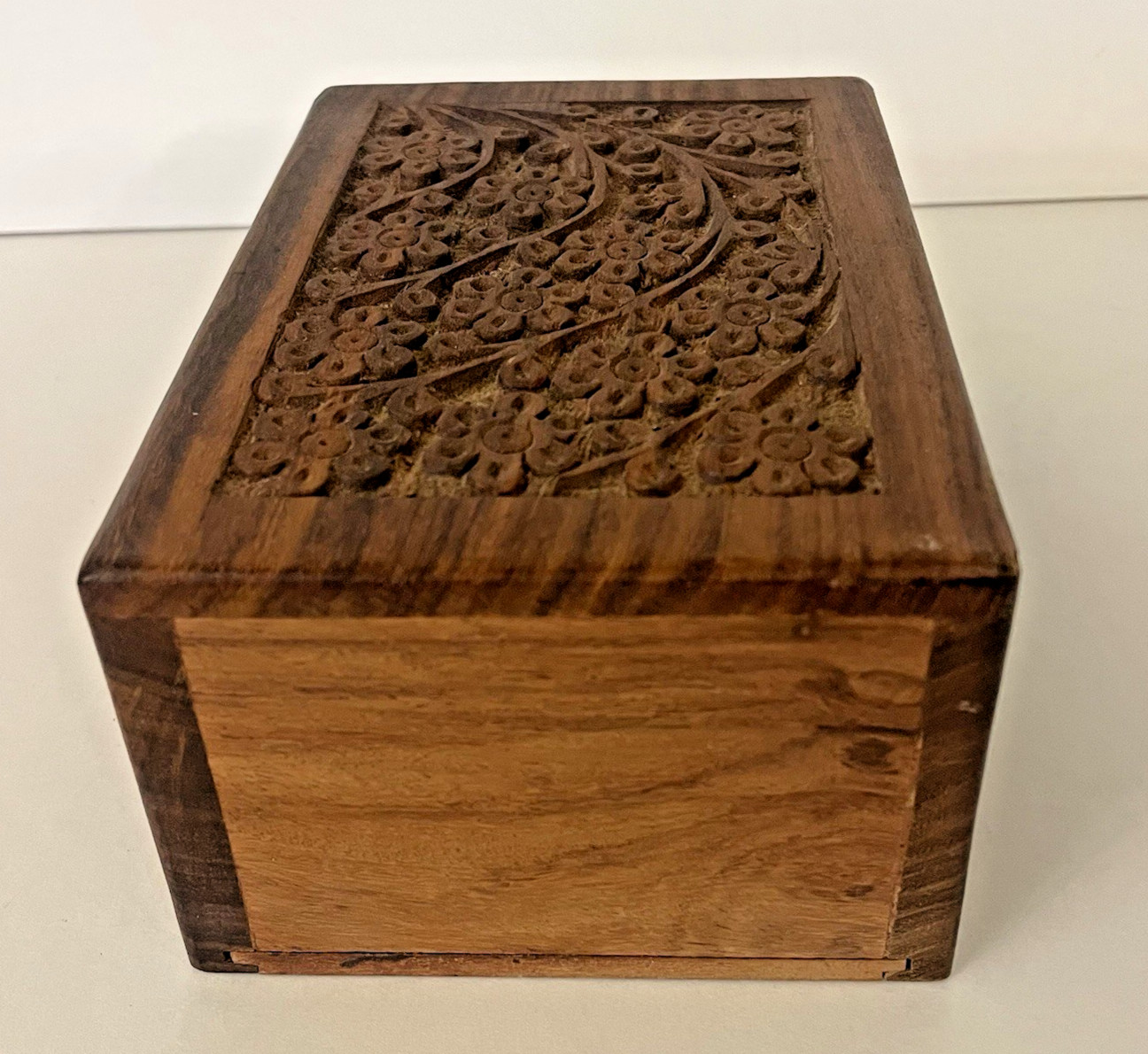 Handcrafted Memorial Pet Urn for Ashes Engraved Tree of Life Pets Up To 85lbs