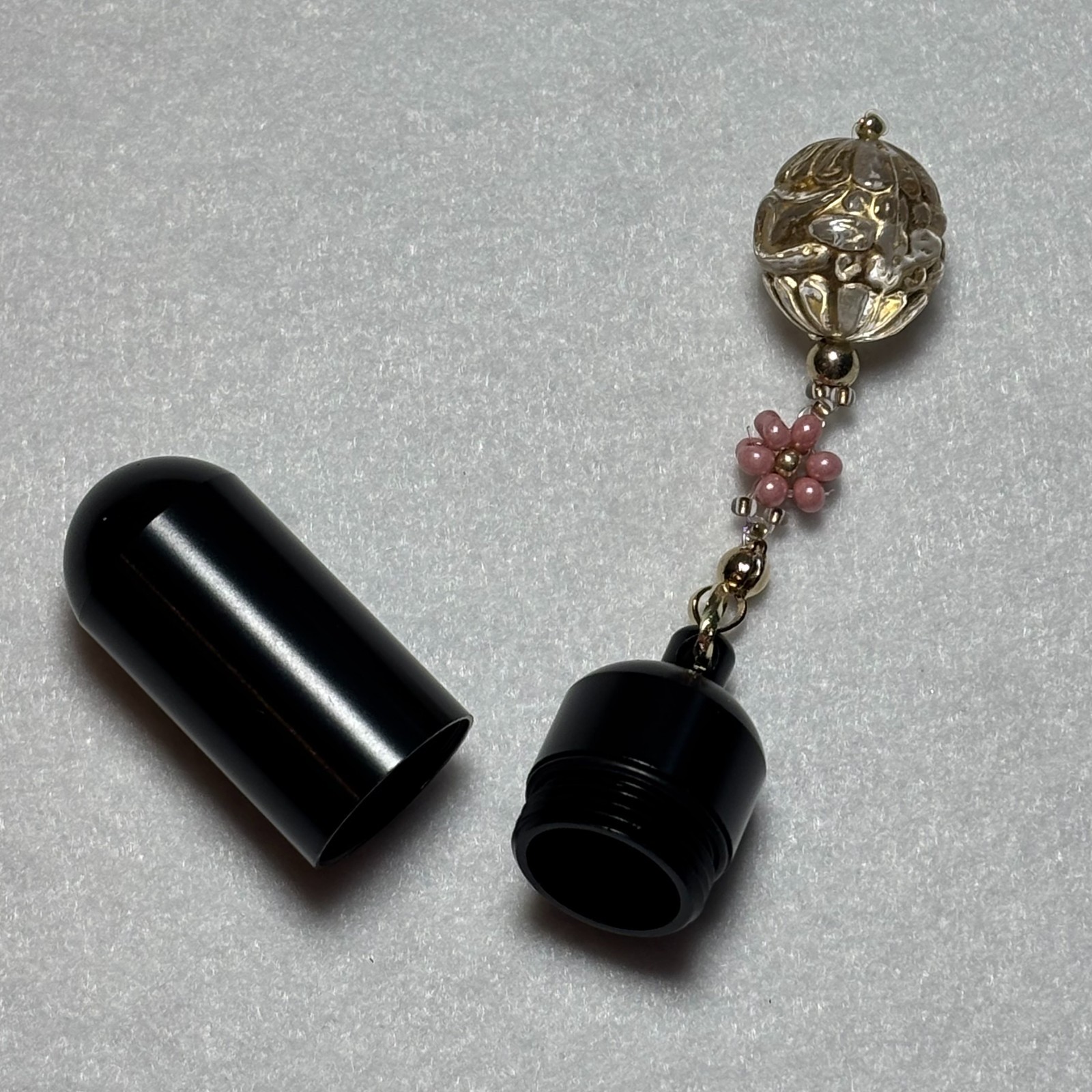 Cremation Ashes Keychain – Cremation Keepsake(gold orb)