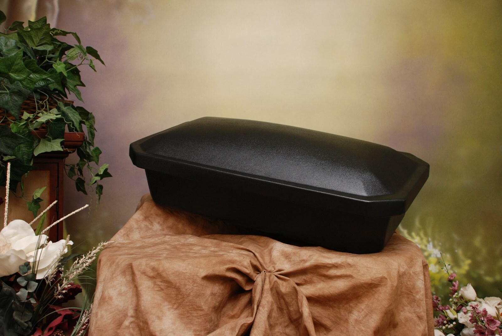 Newnak’s- Small 18″ Standard Pet Casket Black/Gold