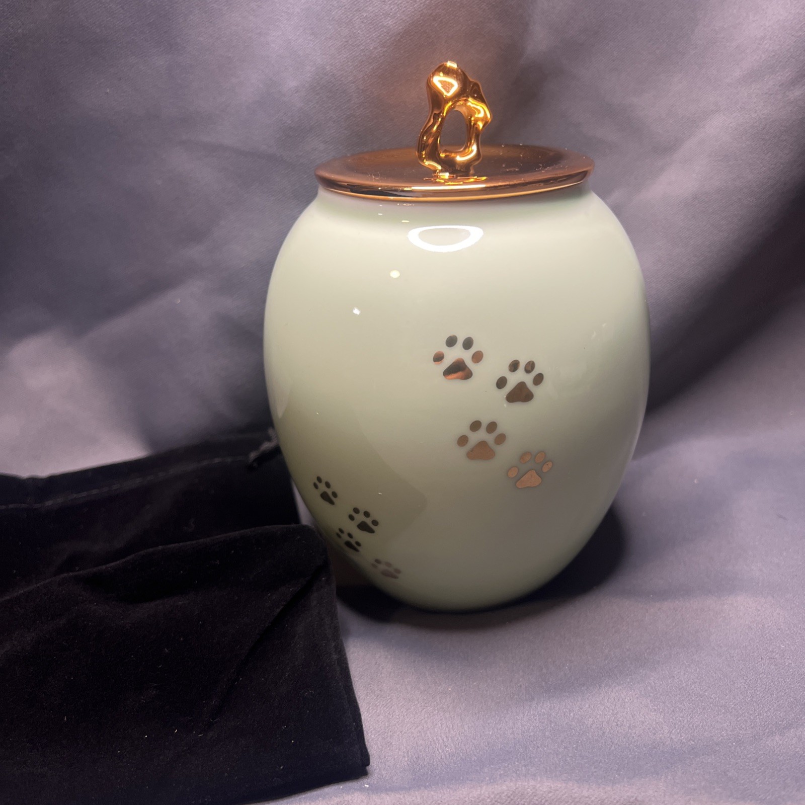 Medium Pet Urns for Dogs Ashes 5.1″L x 5.1″W x 6.7″H, Ceramics Pet Urn for Dog C