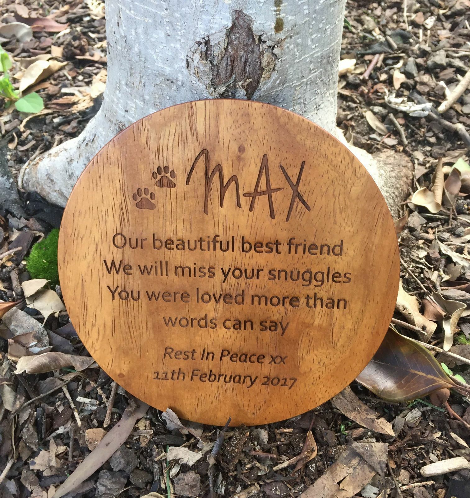 Round Shape Pet Memorial Plaque personalised wood for outdoor use