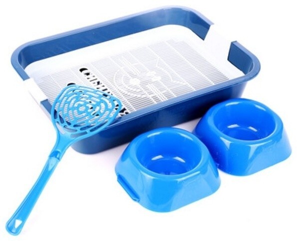 tray with a grate for animals