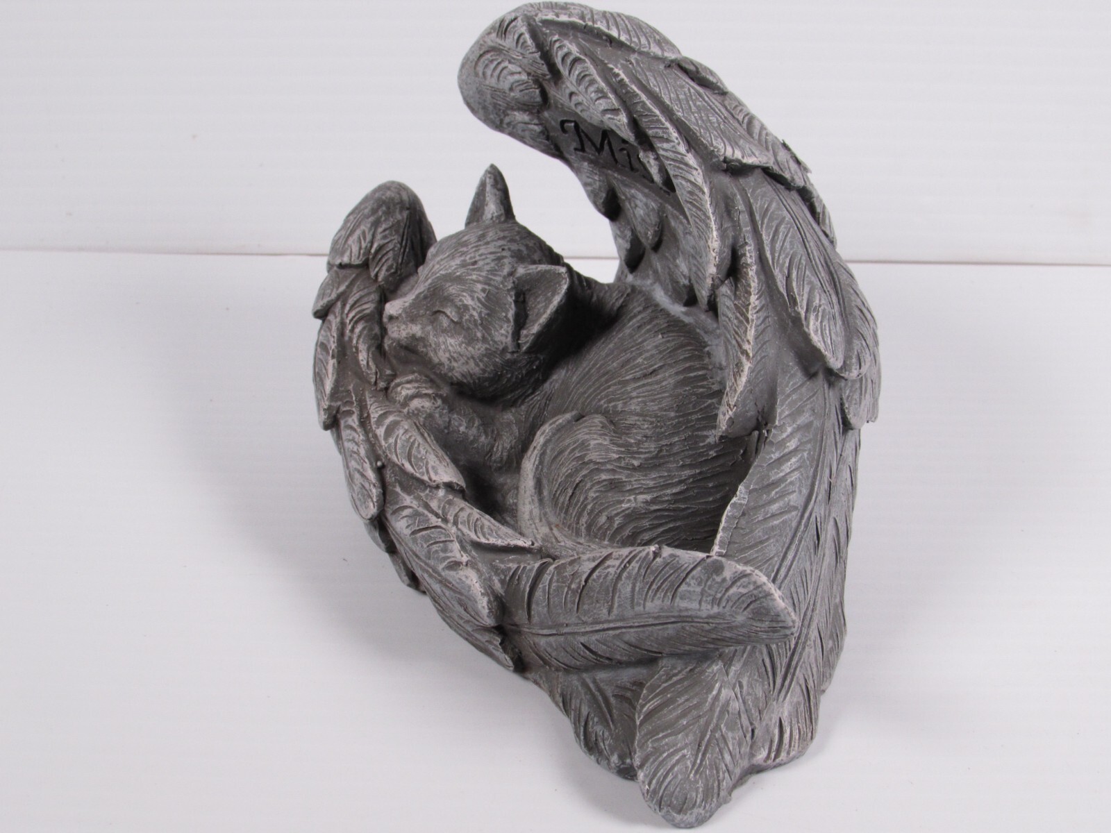 Pet Cat Memorial Sleeping Kitten Statue Angel Wings Grave Marker Keepsake