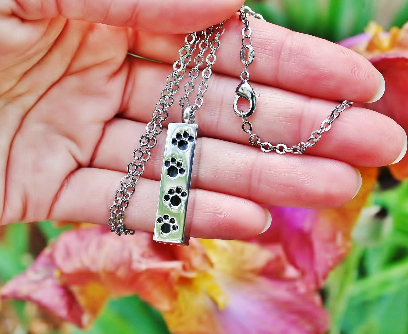 Pet Cremation Pendant Urn Keychain 1″ Key Ring for Ashes Dog Cat Paw Prints