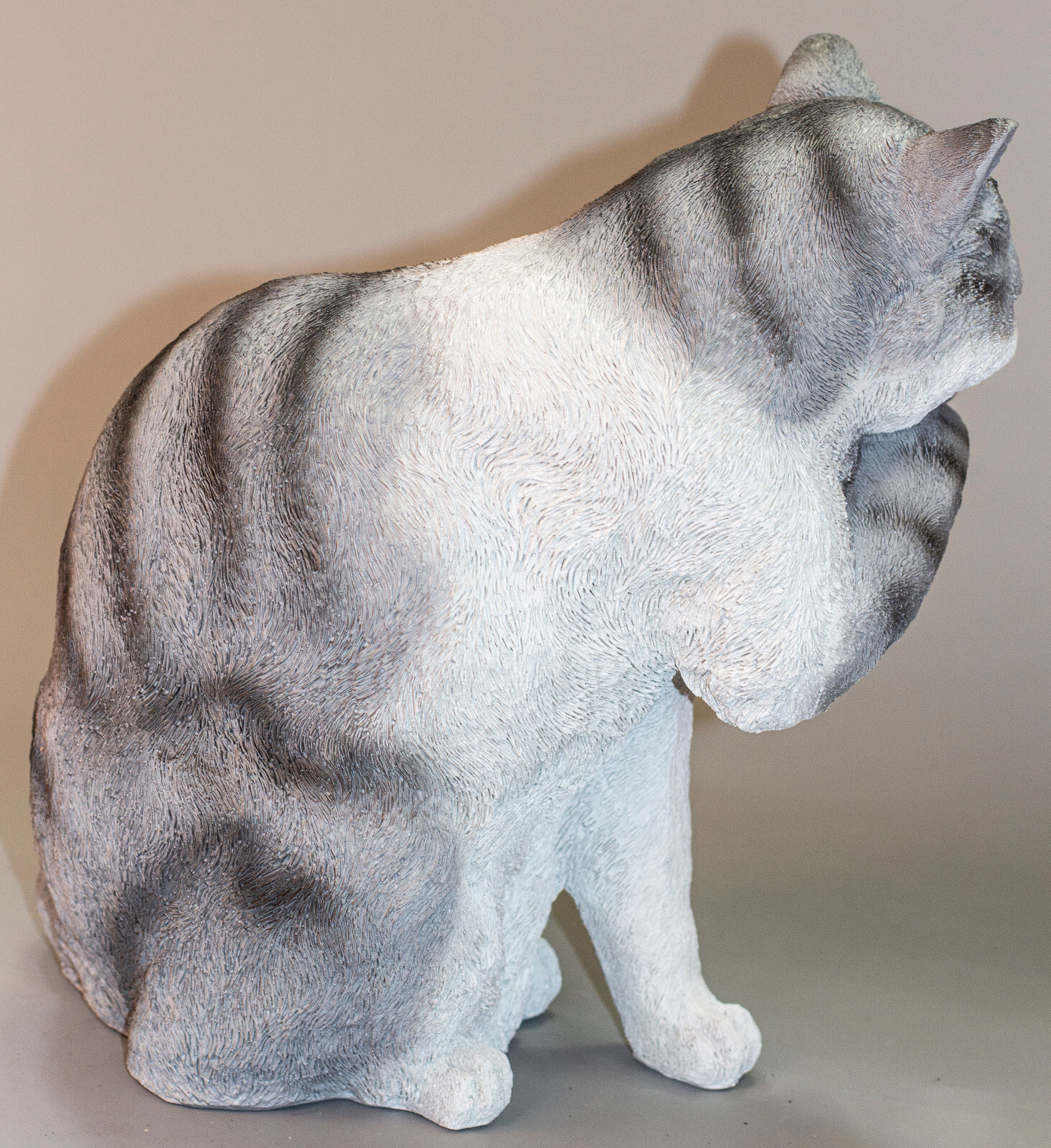 Gray Tabby Cat Urn Pet Ashes Statue Memorial Grave Decor Realistic Sympathy Gift
