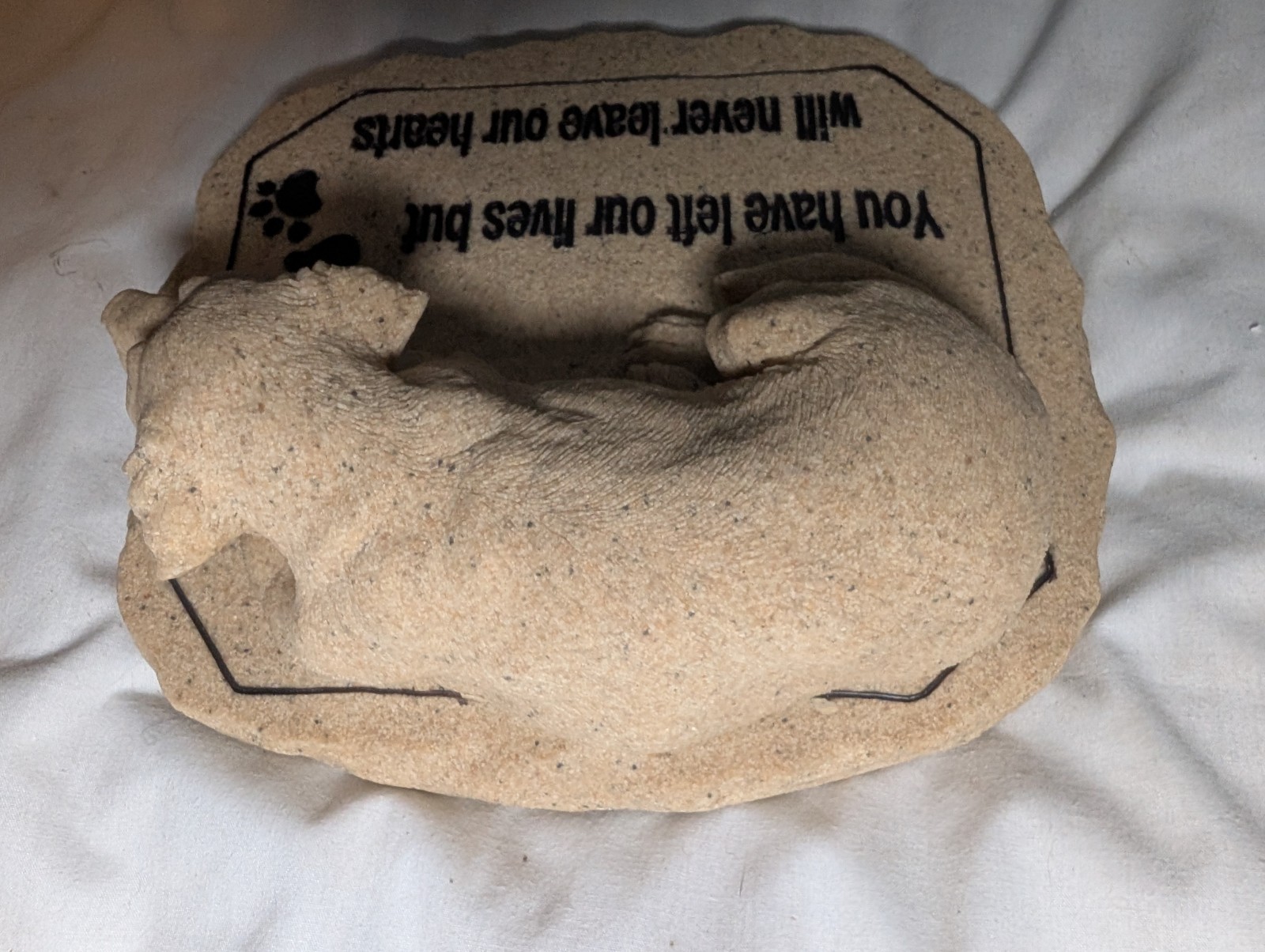 PET DOG Memorial Stone PAW PRINTS Free Standing Remembrance 3D Brown Plaque