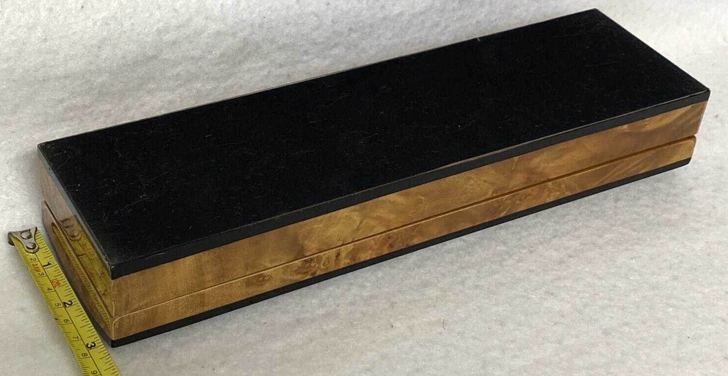 CASKET,SMALL PET,11″x3″,PROTOTYPE,LACQUERED WOOD,BRASS HINGED,POLYESTER,LIZARD?